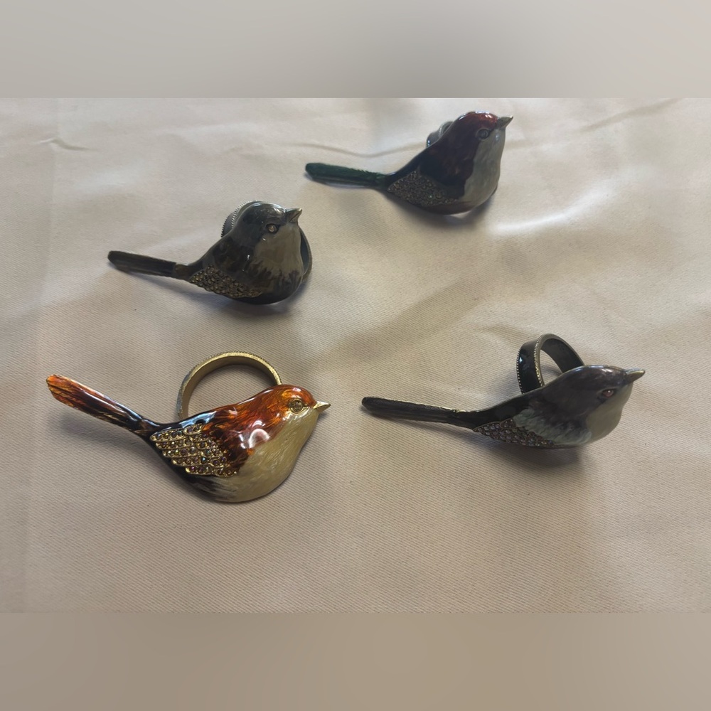 Set of 4-Metal Bird Napkin Rings 1.75” Diameter Wide Decorative Cottagecore READ